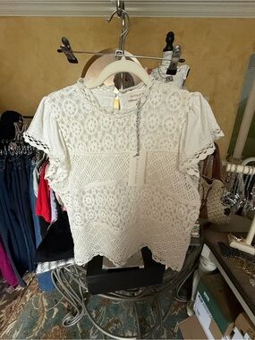 Lace Crochet Flutter Sleeve Top in white